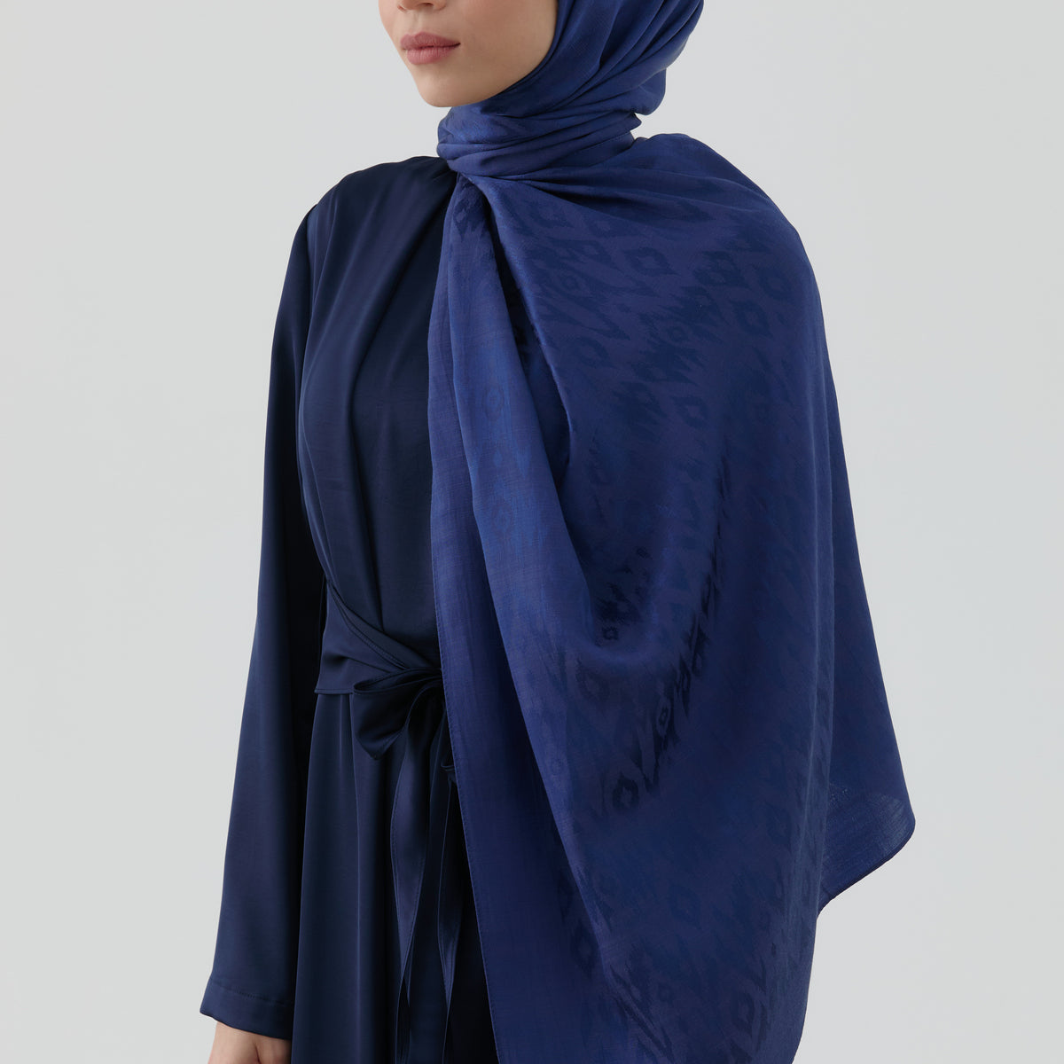 Paréo Ou Grand Châle En Soie Recyclée - Motifs Ethniques émeraude Et Orange - Occasion - Style Bohème